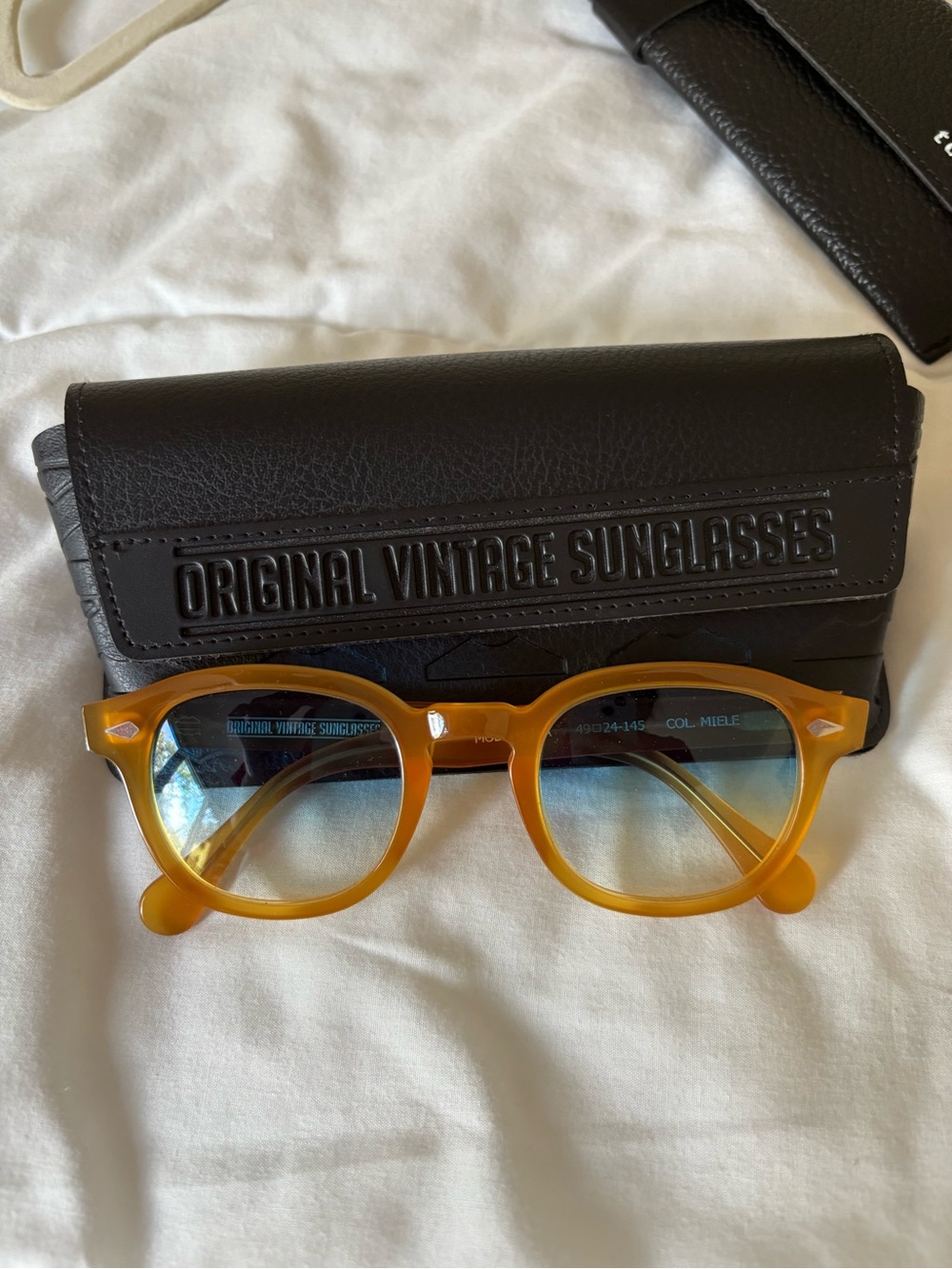 Ischia x Top Drawer Sunglasses Amber Round Frame Glasses Blue Gradient